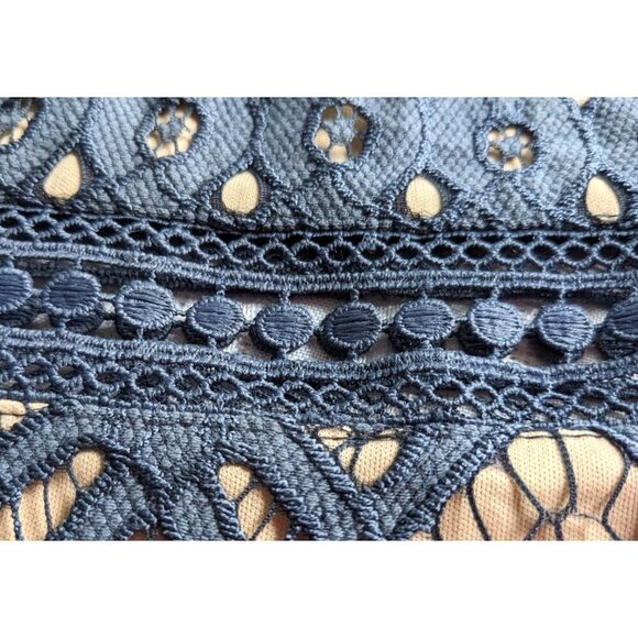 NWOT Francesca's MI AMI Melania Gray-Blue Lace Dress w/ Tan Lining Cutout Size M - Picture 3 of 7